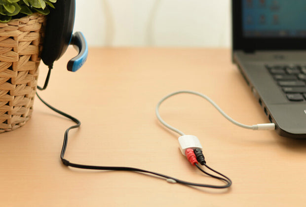 3.5mm Male to Dual 3.5mm FemaleHeadset Splitter White (10789)