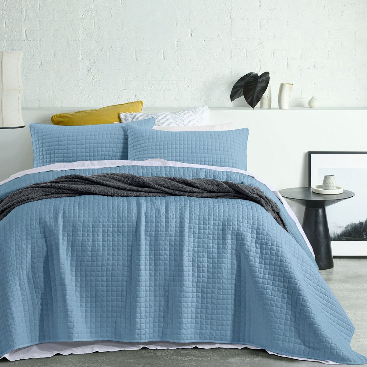 Zane Blue Coverlet Set Queen/King