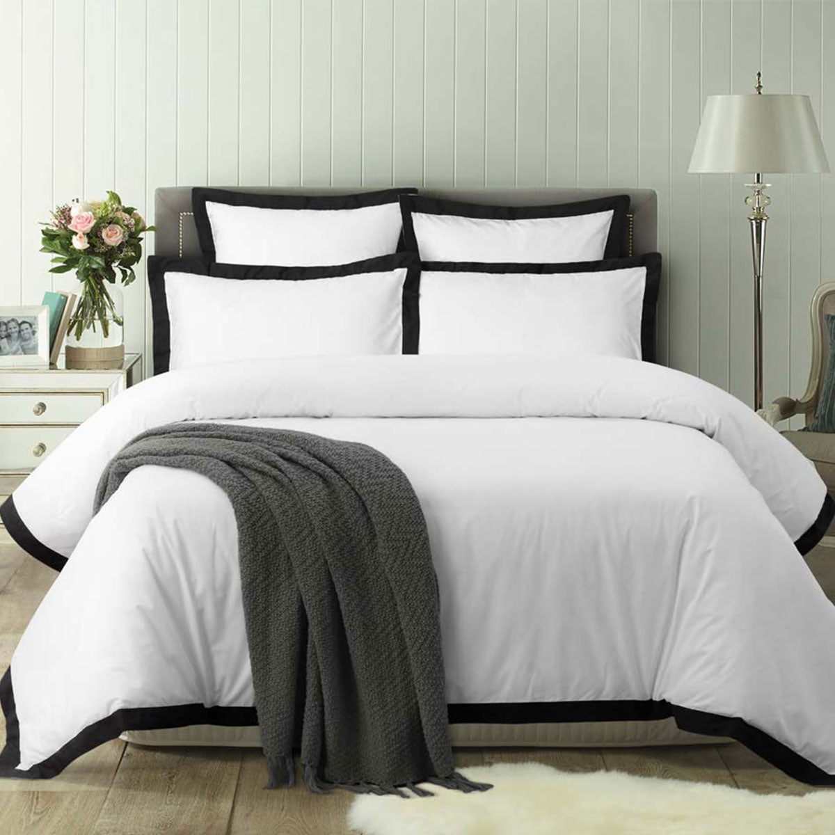 White/Black Tailored Hotel Deluxe Cotton Quilt Cover Set Queen