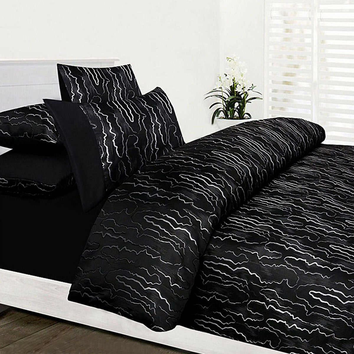 Naples Black Jacquard Quilt Cover Set Double