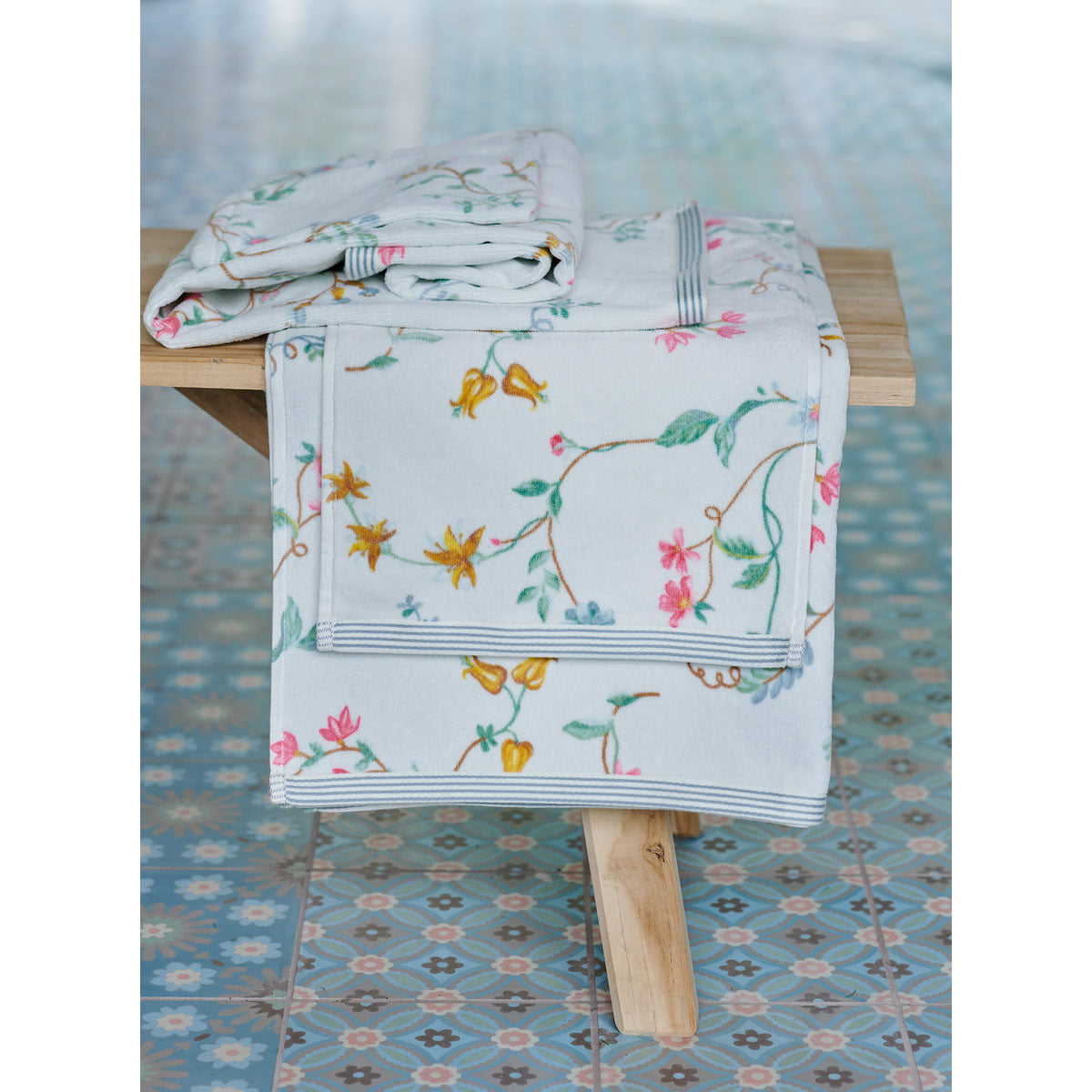 Les Fleurs Cotton Wash Mitt White