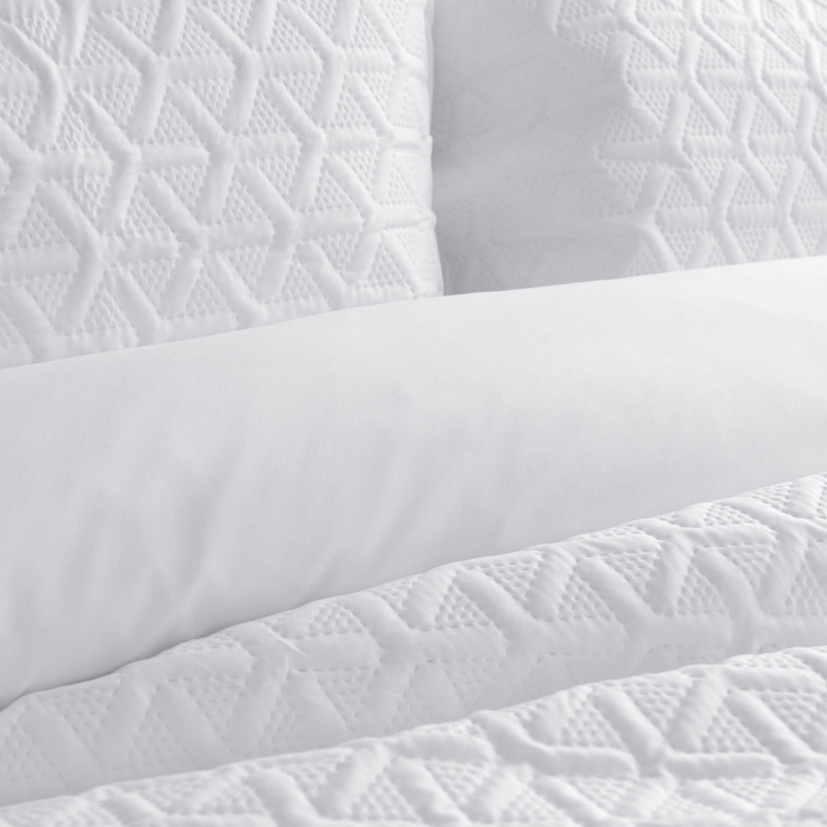 Leonardo White Embossed Quilt Cover Set Double