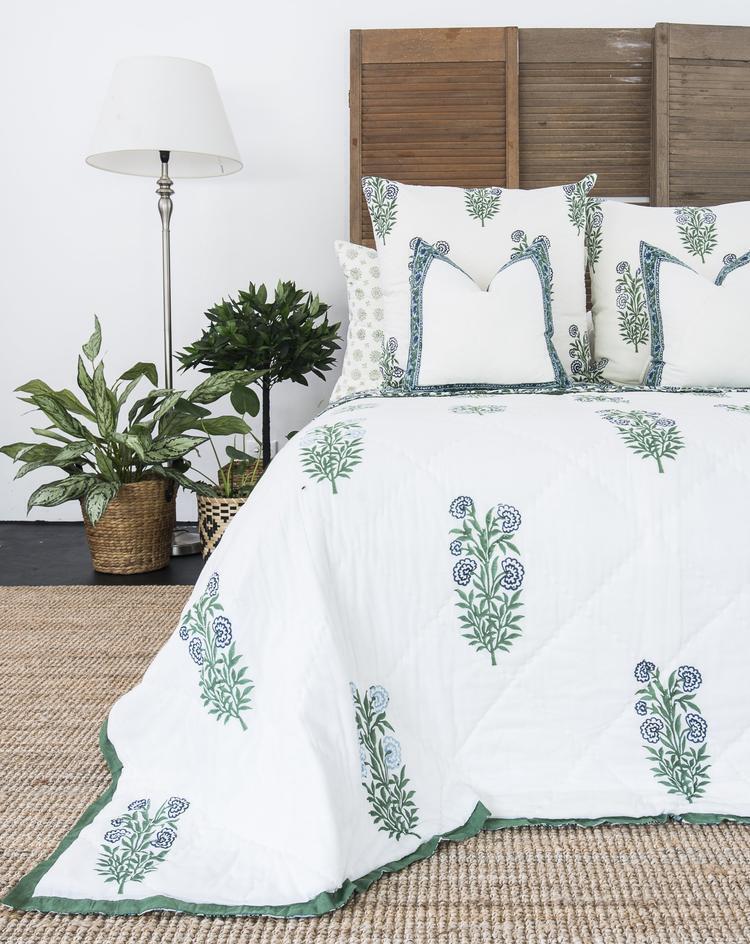 Iris Quilt Bedspread Throw Rug Queen Size