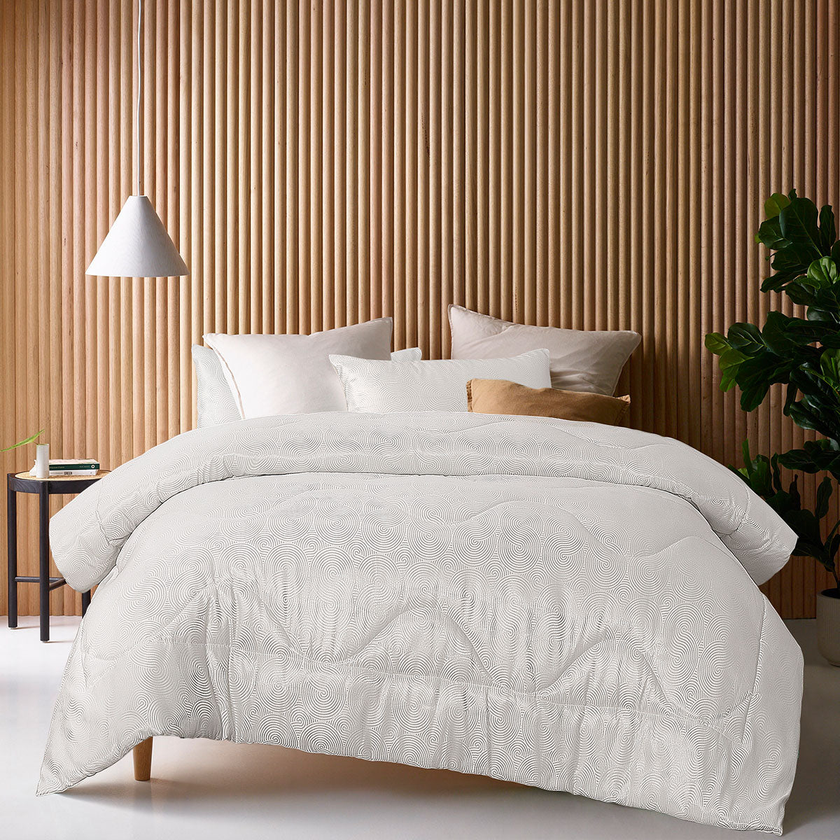 Vera 3 Piece Jacquard Comforter Set Queen