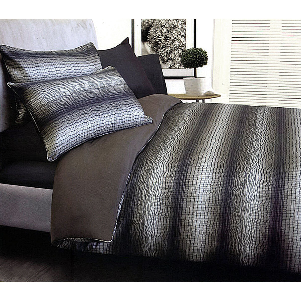 Lizard Brown Jacquard Quilt Cover Set Double